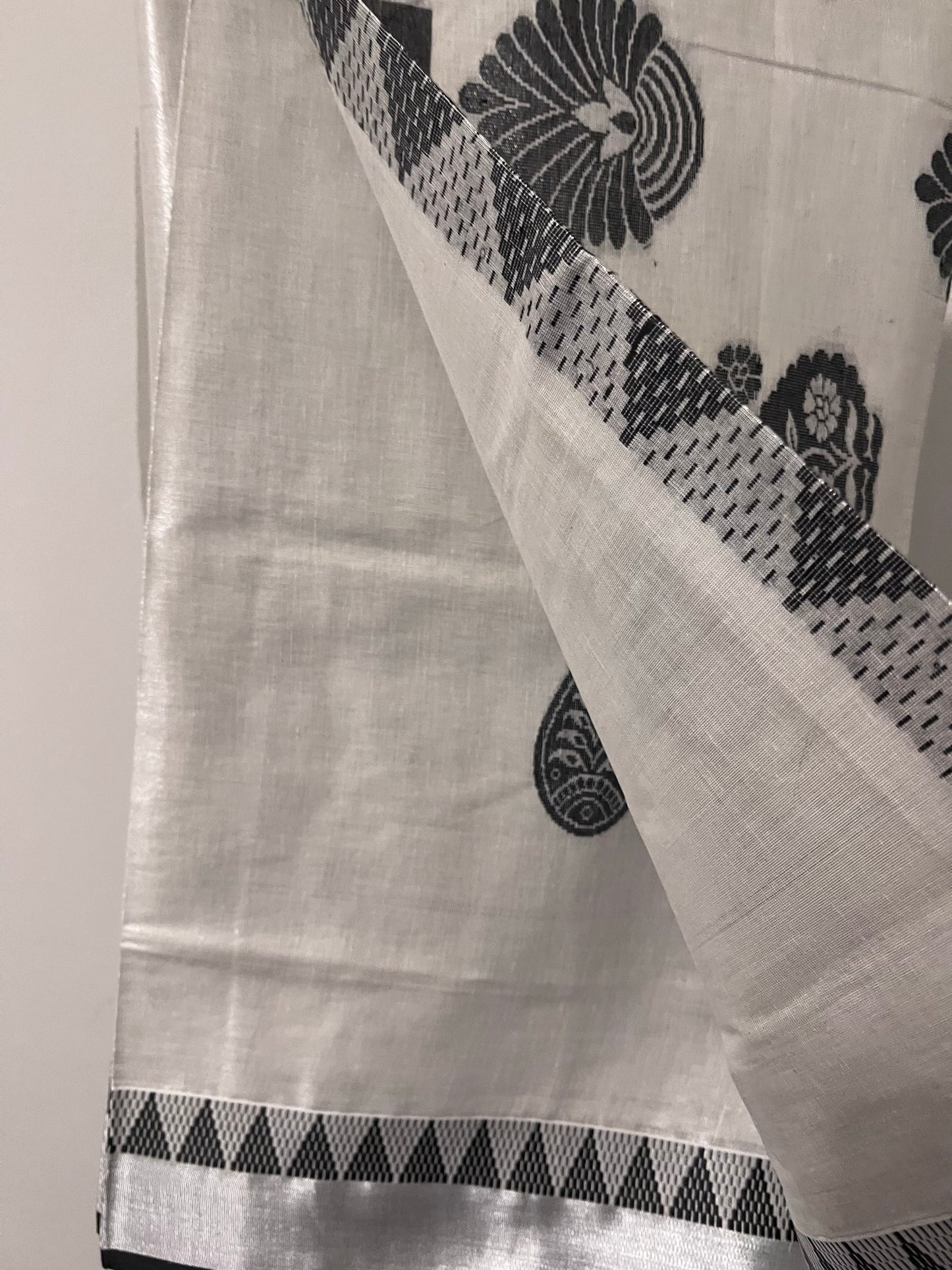 Kerala Kasavu Saree -Black and Silver